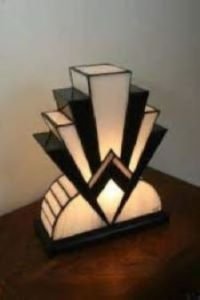 Art Deco black and white table lamp.