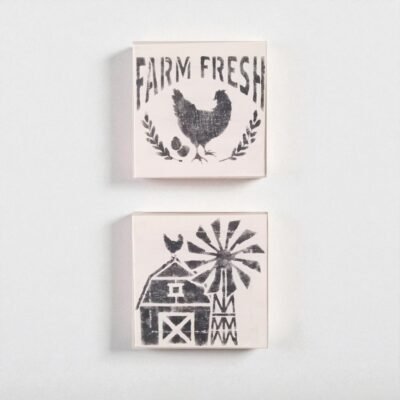 farmhouse chicken & barn canvas
