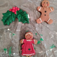Painted wreath, gingerbread mold.