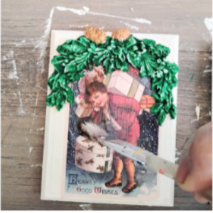 Painted garland to that was added to the Christmas plaques