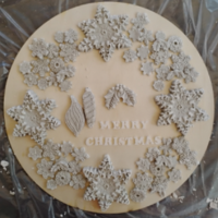 Wood round with snowflake and ornaments mold