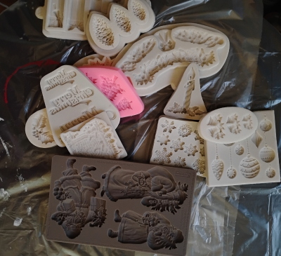 Assorted molds
