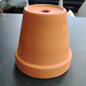Medium terracotta pot
